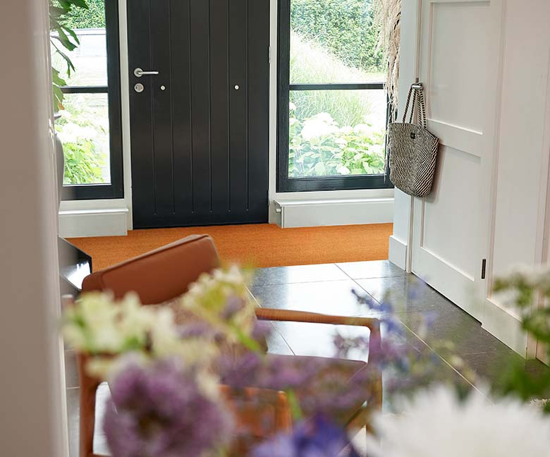 Hoka Tæpper & Gulve ApS deler eksperttrick til perfekt tilpassede kokosmåtter