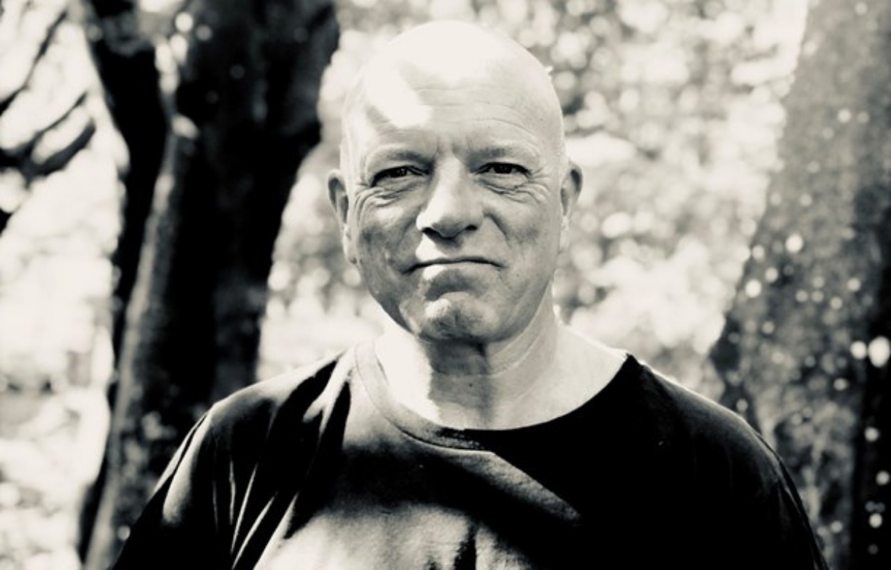 Hvad gør krig ved mennesker? Bliv klogere på det sammen med forfatter Michael Stubberup i Kolding 