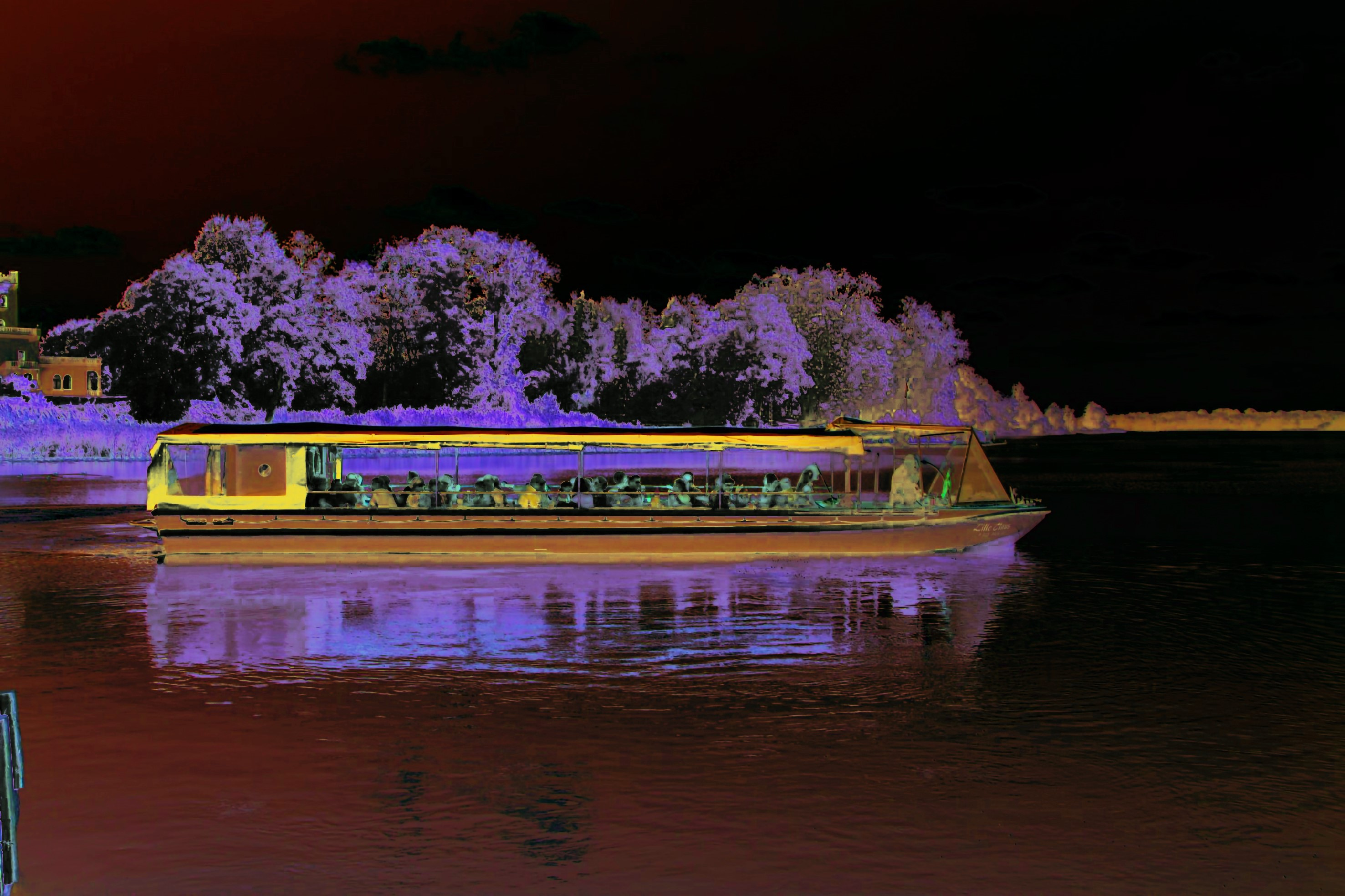 Syng med på Sorø Sø: En sejltur med højskolesange