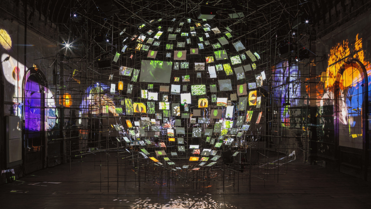 Eksklusiv rundvisning: Sarah Sze's Metronome på ARoS Aarhus Kunstmuseum