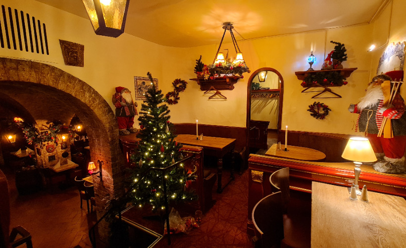 Historisk rundvisning og julehygge i Duus Vinkælder