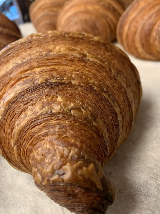 Vennelyst Bageri tilbyder croissanter til skarp pris på søndag