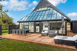 Poppelvej 27 og 2 andre boliger er kommet til salg denne uge i Rønnede - se boligerne her.