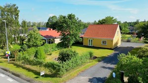 Moderne og indflytningsklar villa nær Hjallerups centrum