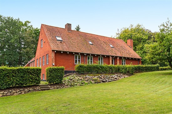 Luksus til salg: Gl. Holebyvej 4 til 2.299.000 kr – Se Holebys dyreste boliger her