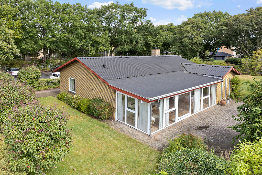 EDC Skive I/S fremviser charmerende villa i det eftertragtede Digterkvarter i Skive