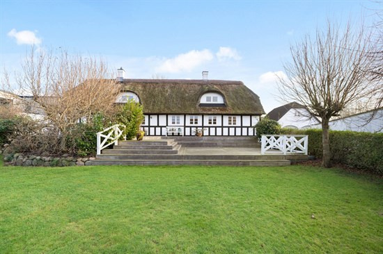 For 3.698.000 kr Præstbrovej 9 - Se priserne på de dyreste boliger til salg i Galten