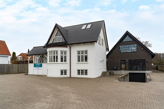 Grenåvej 121 og 2 andre boliger er kommet til salg denne uge i Risskov - se boligerne her.