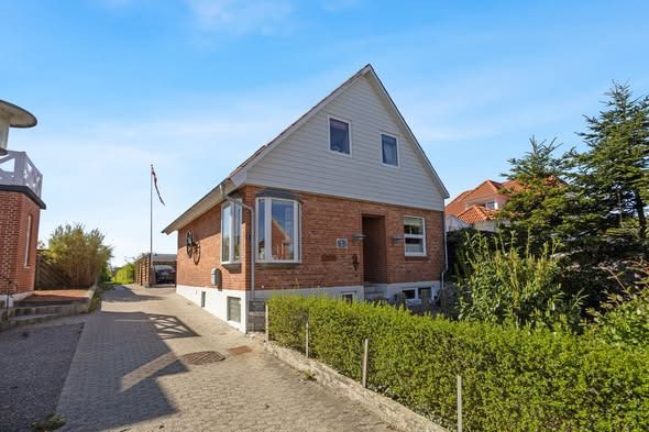 Mæglerhuset præsenterer ny pris på 845.000 kr. for charmerende villa i Løgstør