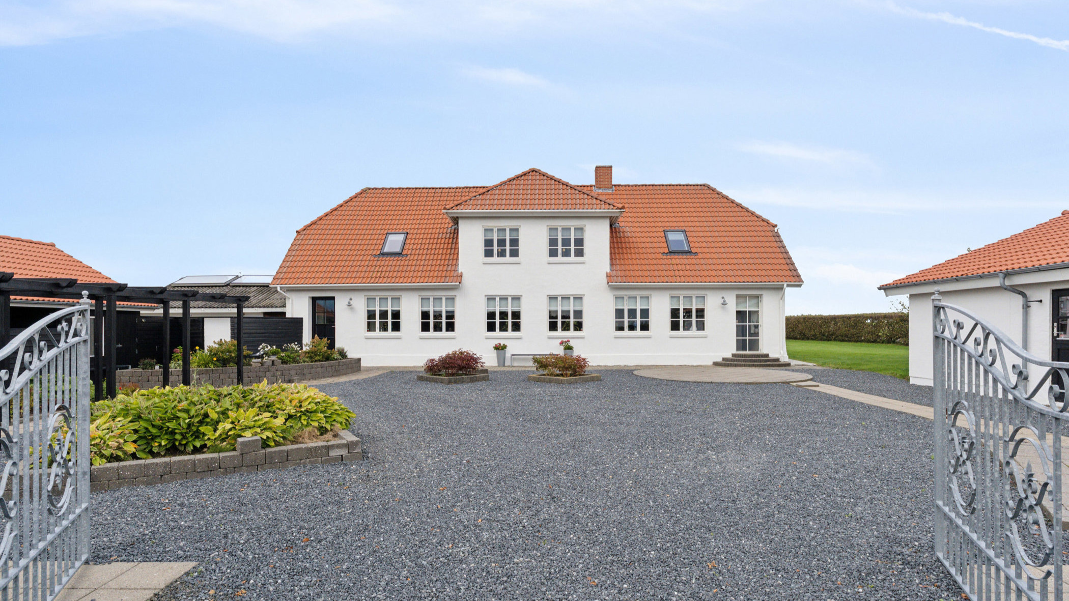 Flot og velholdt landvilla i naturskønne omgivelser