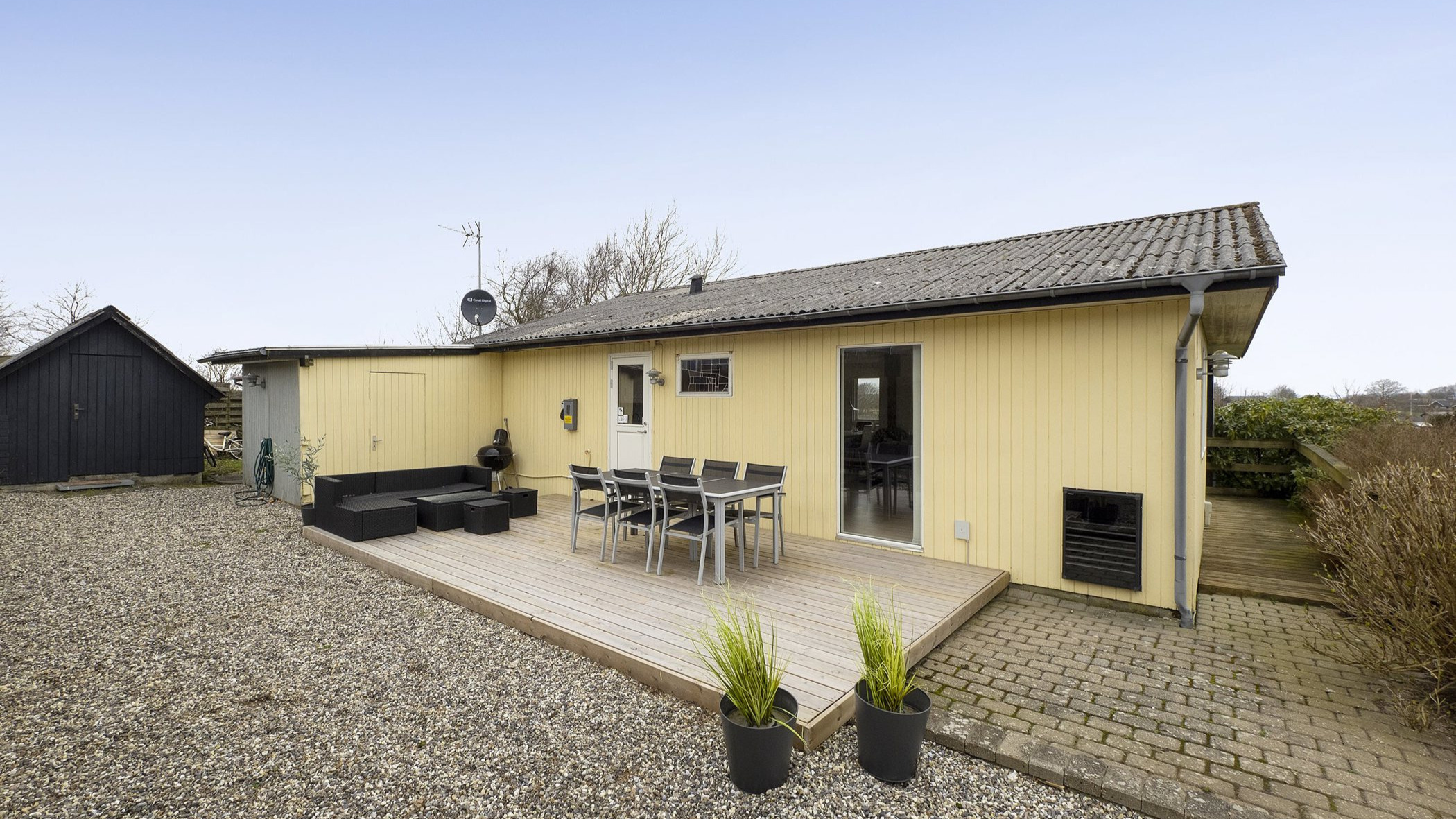 Charmerende sommerhus ved Limfjorden til salgs til en skarp pris