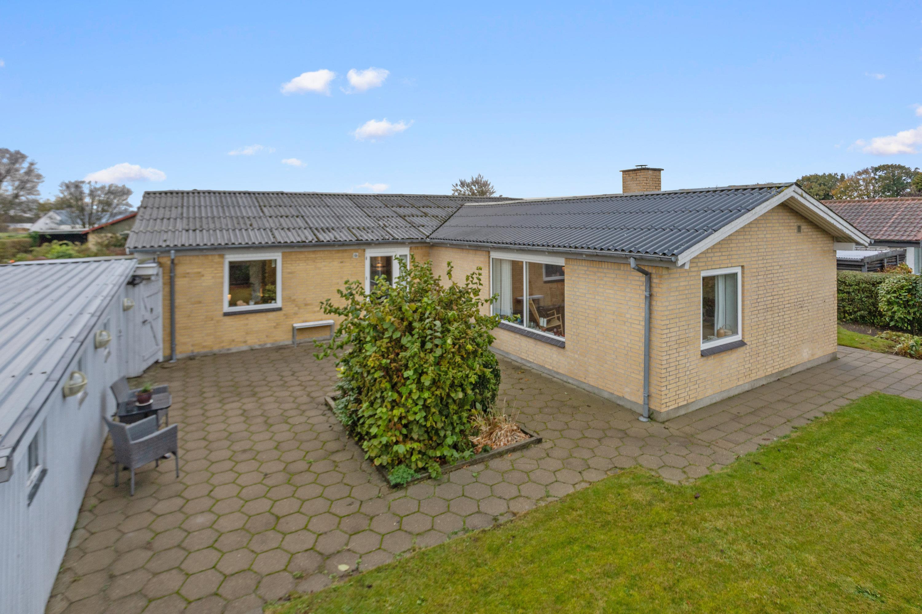 Rummelig etplansvilla på rolig villavej i Biersted