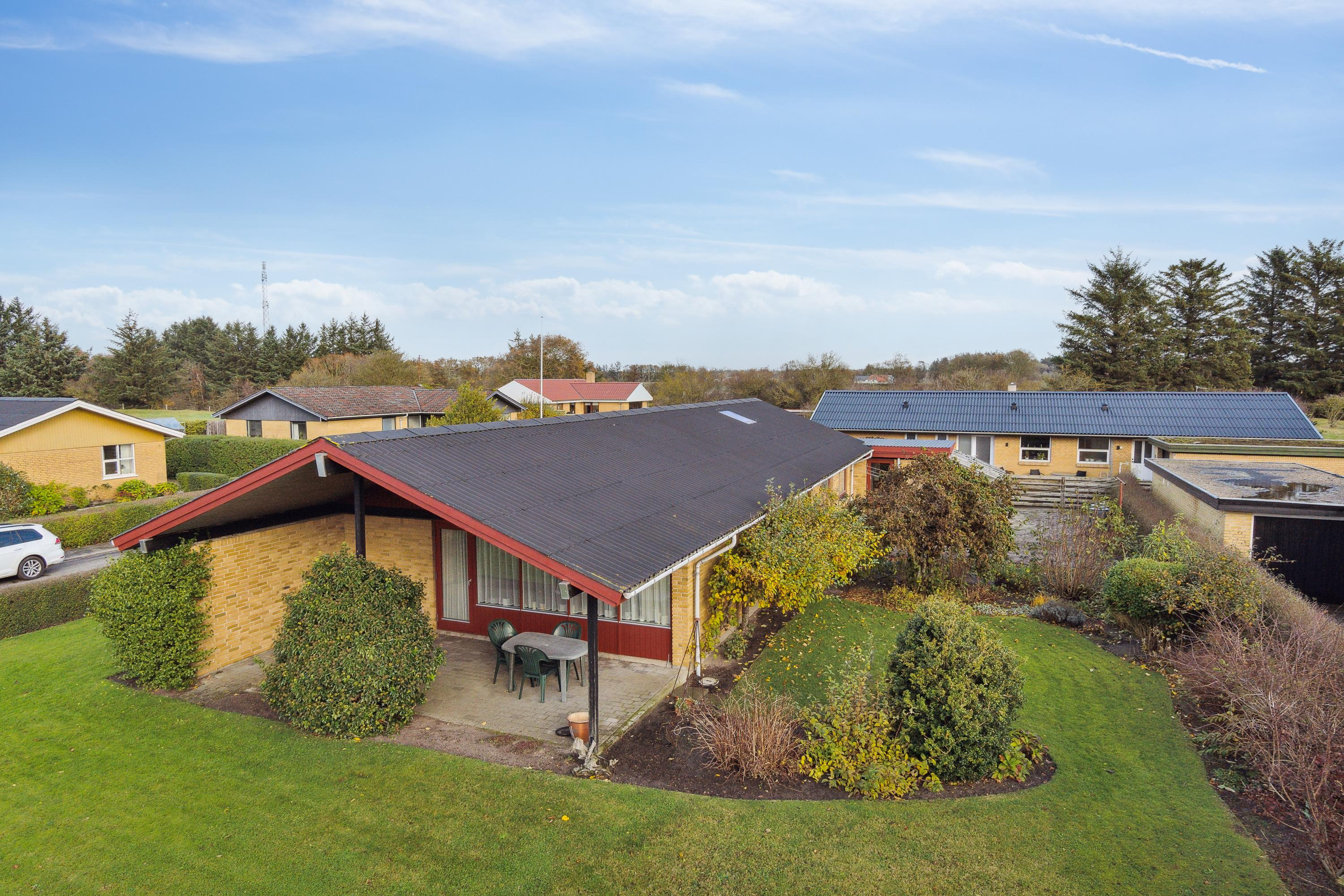 Til salg hos Realmæglerne v/Ejvind Falborg Just: Rummelig villa med mange muligheder