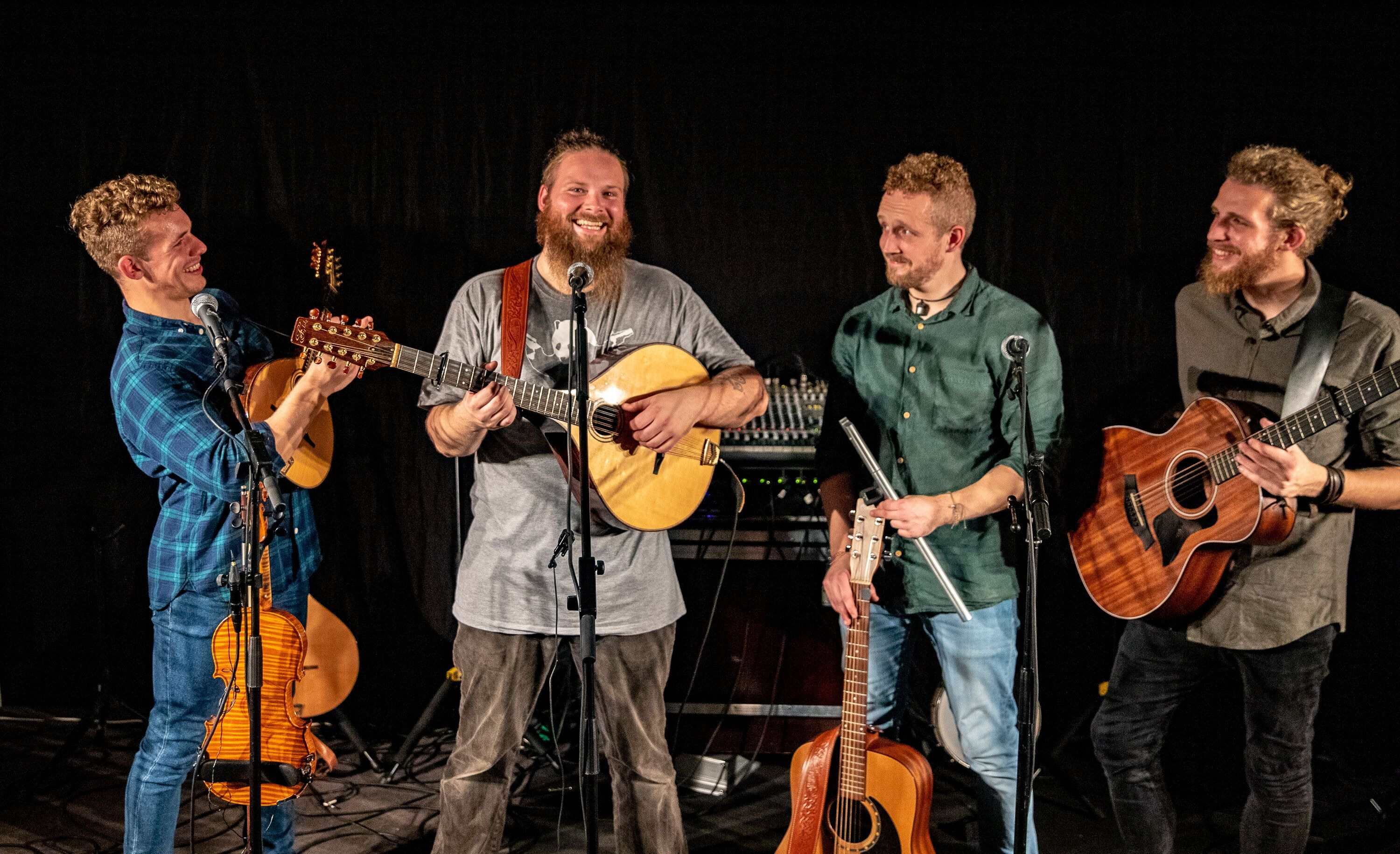 Oplev en irsk musikalsk aften med Almost Irish i Vojens
