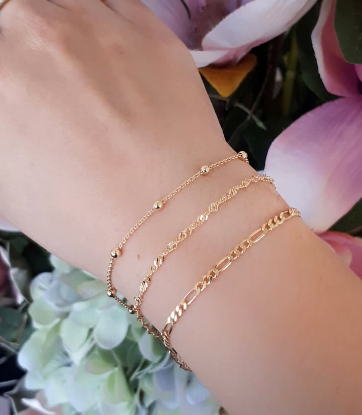 Smykkedesigner Helga Winther præsenterer årets julegaveidé: Elegante guldarmbånd til enhver smag