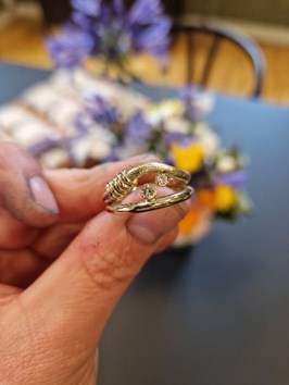 Guldsmed Ø forvandler dine gamle smykker til nye skatte