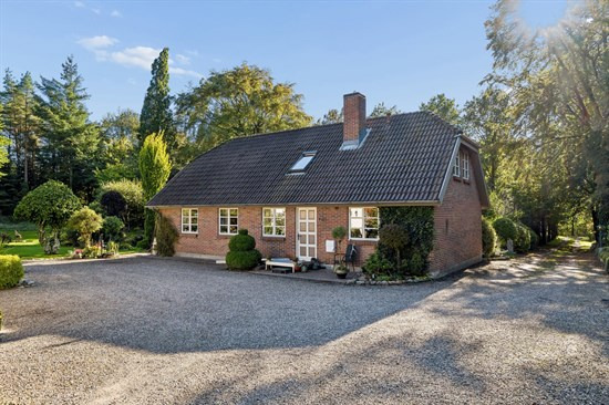 Luksusbolig netop kommet til salg i Bording: Se hvad du skal smide for Bordings dyreste adresser her