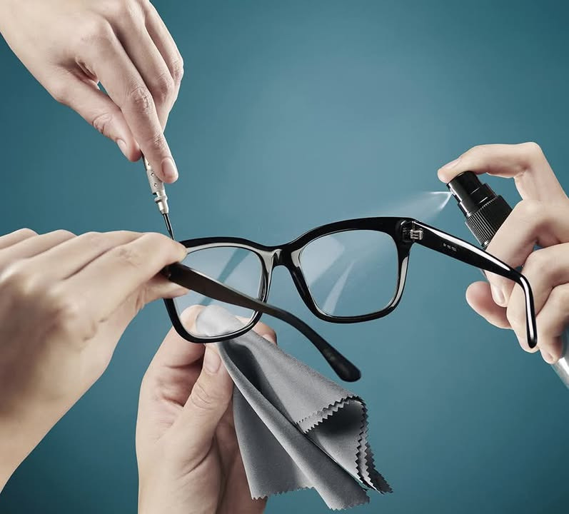 Johnsen Optik opfordrer kunder til gratis brilleservice efter sommeren