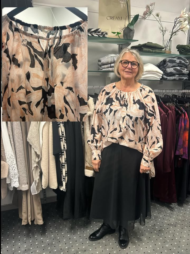 Rosengreen tilbyder bluse fra Cream til halv pris