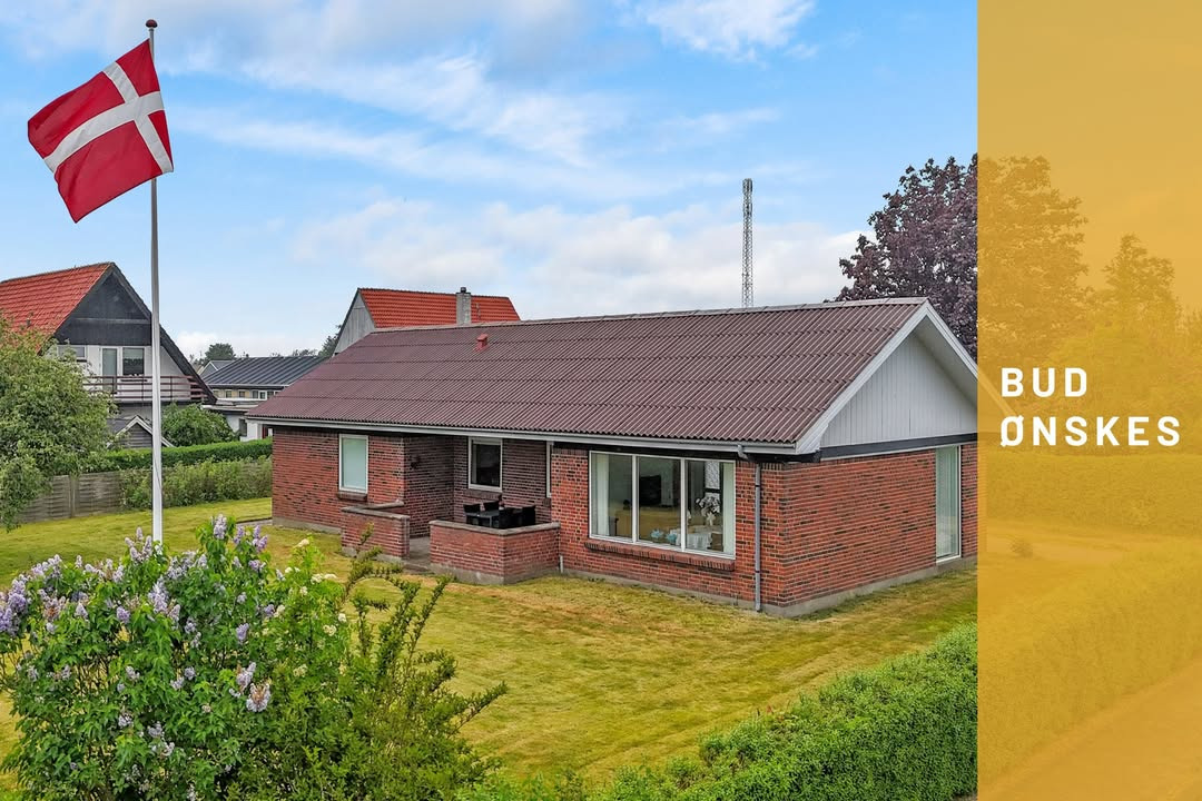 Mæglerhuset søger bud på lys og rummelig villa i Ulsted