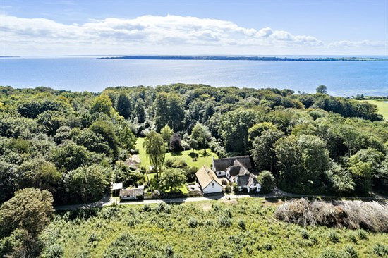 Top 6 over dyreste boliger til salg i Haarby. Priser op til 5.995.000 kr