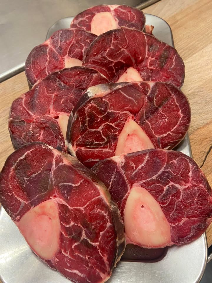 Elling Slagterforretning præsenterer eksklusive tilbud på ossobuco og cuvette samt faste lave priser på hakket kød