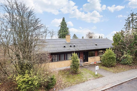 Vandkarsevej 33 og 1 anden boliger er kommet til salg denne uge i Bagsværd - se boligerne her.