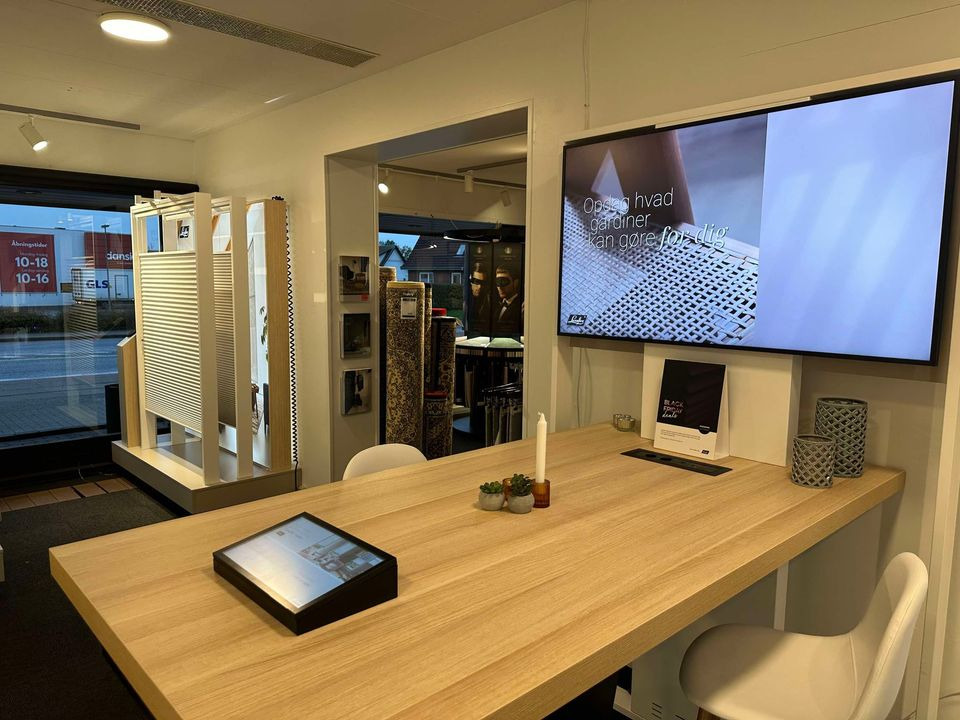 Garant Brønderslev præsenterer sit nye flotte Luxaflex showroom