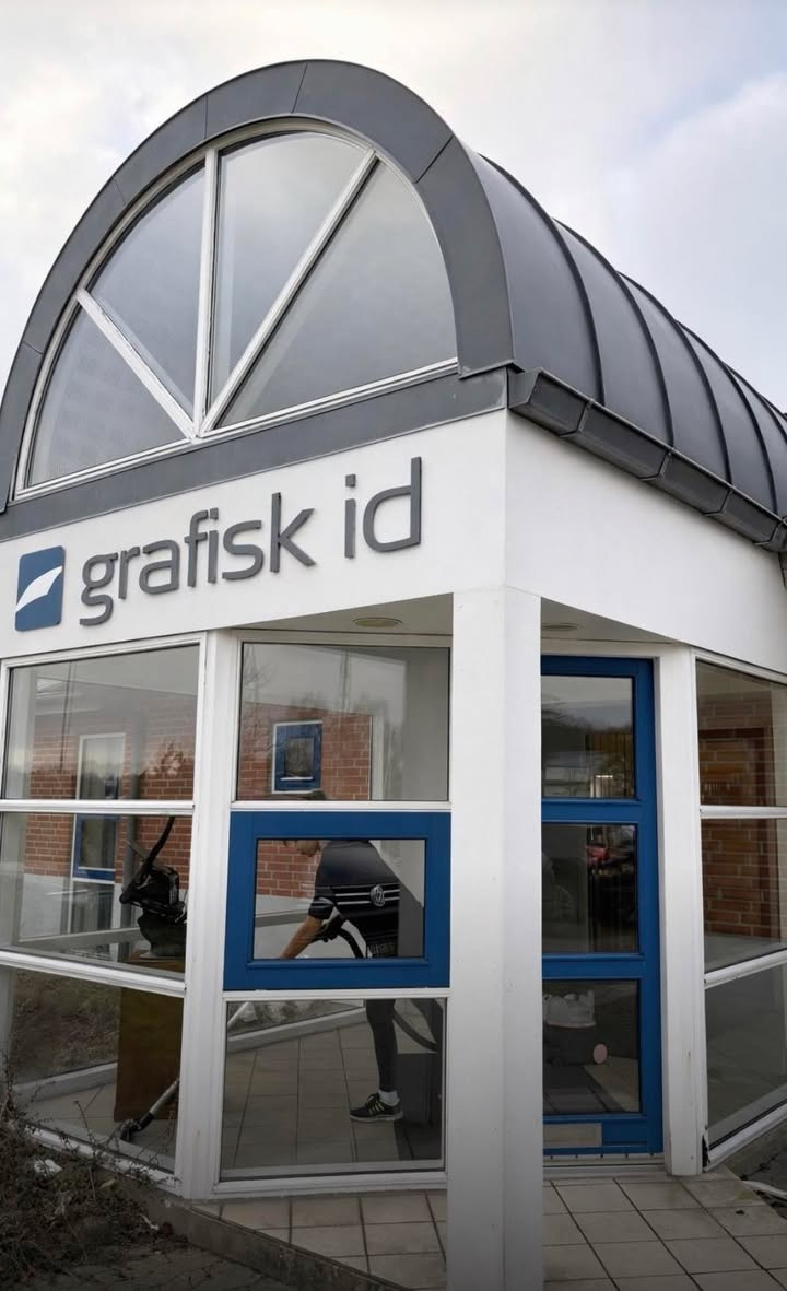 Classic Clean byder Grafisk ID A/S velkommen som ny kunde og fremhæver værdsat medarbejder Monika