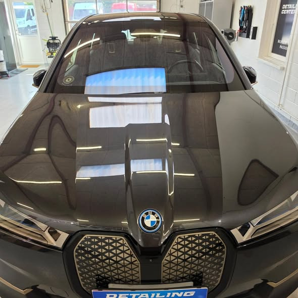 Detailing Center giver BMW iX en komplet bilplejepakke