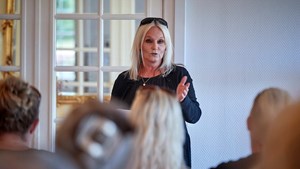 Eksklusiv klarsynsaften med Marianne Larsen på Holmegaard Gods