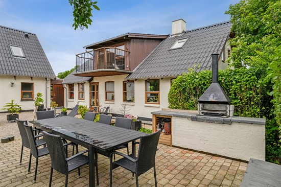 Top 6 over dyreste boliger til salg i Løsning. Priser op til 4.195.000 kr