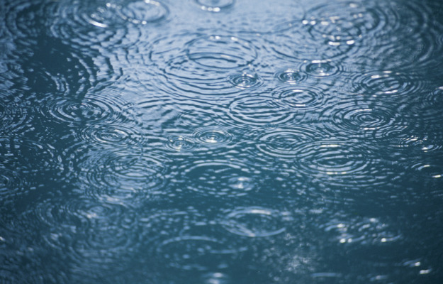 Regnen skyllede teaterstykke væk