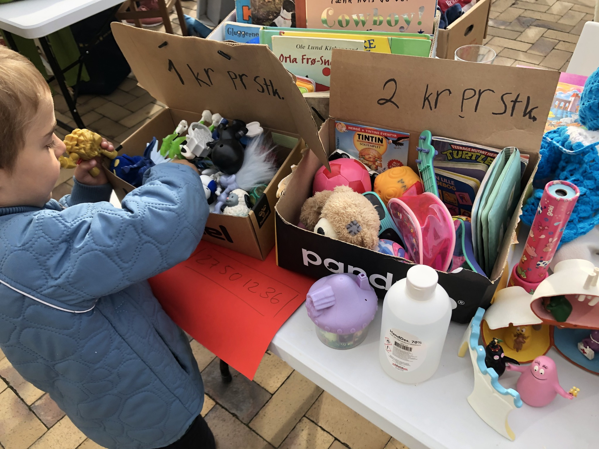 Kom til det årlige loppemarked på Hødersvej