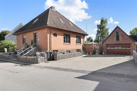 Hesselballevej 59 er til salg for kun 1.495.000 kr.: Se de billigste boliger til salg i Hjortshøj her