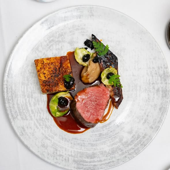 Restaurant Under Klippen præsenterer eksklusiv nytårsmenu 2025 til 600,- per person