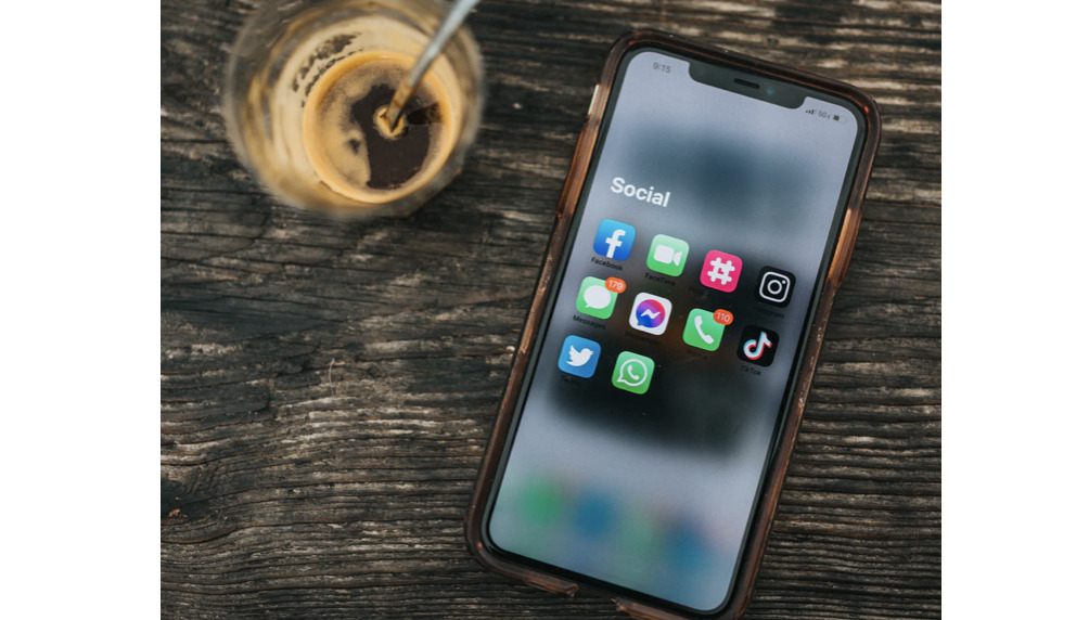 Udstilling: Hvad sker der egentlig på de sociale medier?