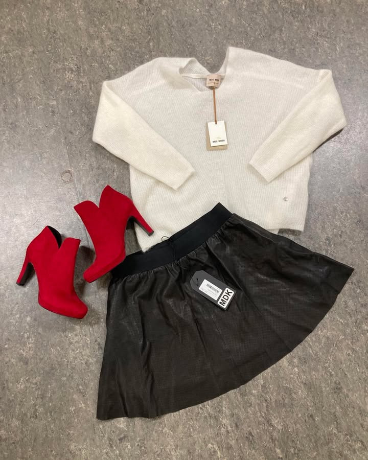 2HandStore præsenterer ubrugte varer med prismærker til gode tilbud