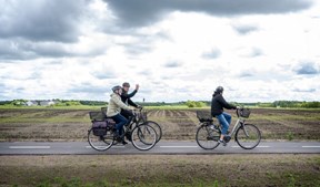 Elcyklister i Esbjerg Kommune forkæles med nye ladestandere for en halv million kroner