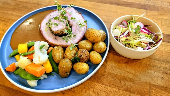 Vesløs Kro præsenterer aftenens 2- og 3-retters menu