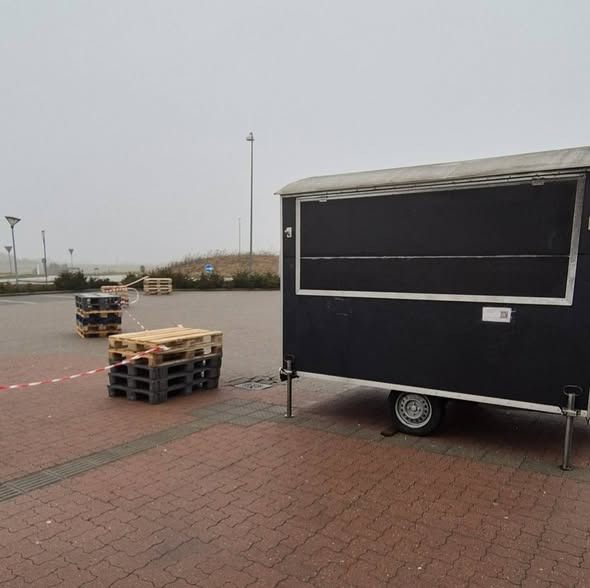 Julehygge hos REMA 1000 Slots Bjergby: Gratis &#xE6;bleskiver og slikposer til b&#xF8;rn