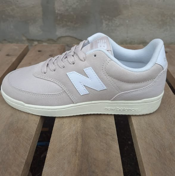 Sportigan Farsø tilbyder New Balance Mo809Dr herresneakers til 275 kr.