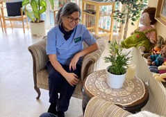 Flere medarbejdere på fuld tid kan afhjælpe manglen på hænder på omsorgsområdet