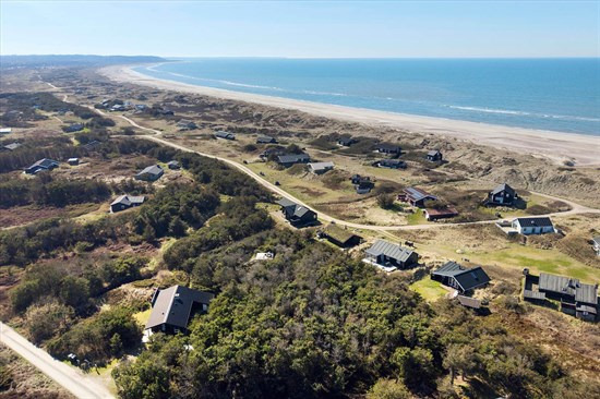 Strandgårdsvej 16 og 9 andre boliger er kommet til salg denne uge i Brovst - se boligerne her.