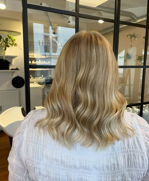 Hairways præsenterer smukke reflekser med Lærke for et naturligt look
