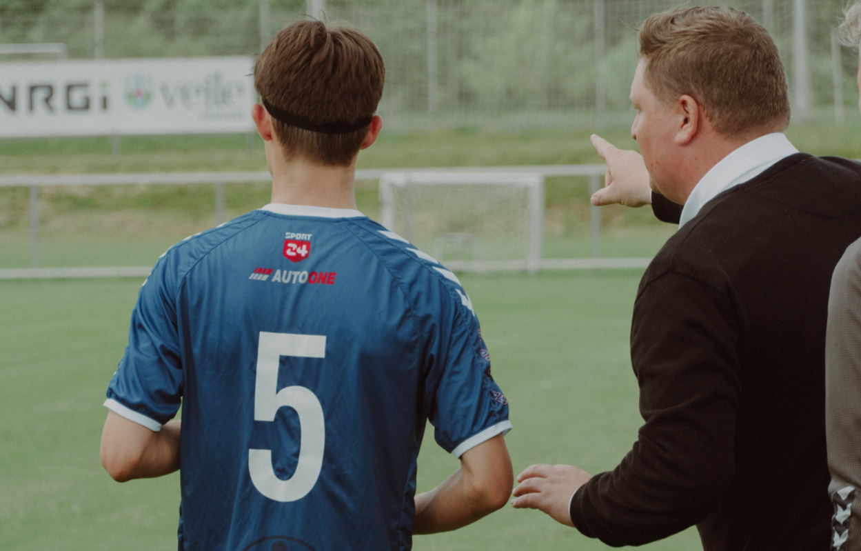 Bredballe IF slider sejren i hus med en mand i undertal