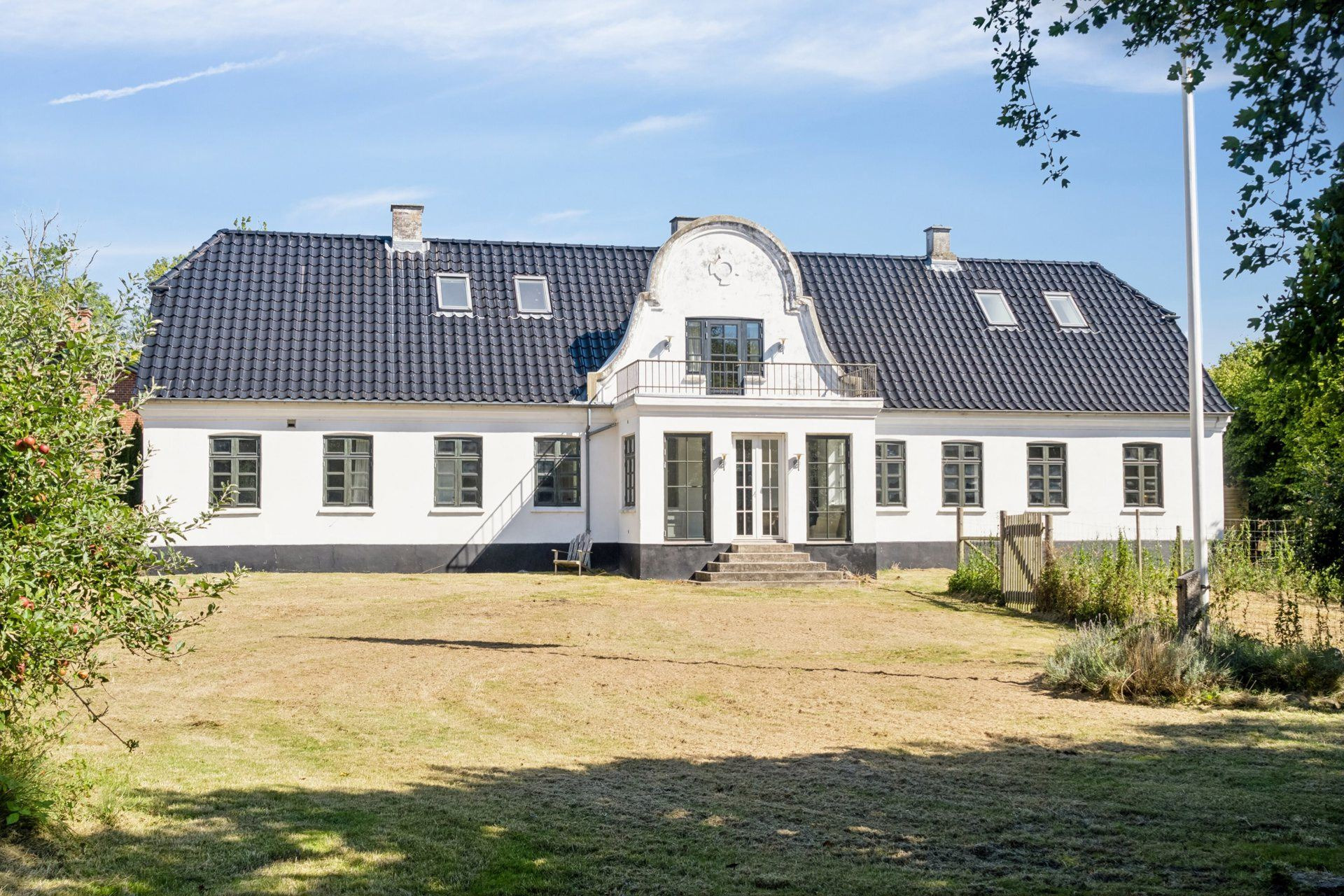 Drømmer du om luksus? For 2,3 mio. kroner er Rejnstrupvej 22 kommet til  salg - Se den og de dyreste boliger til salg her | VORES Fuglebjerg