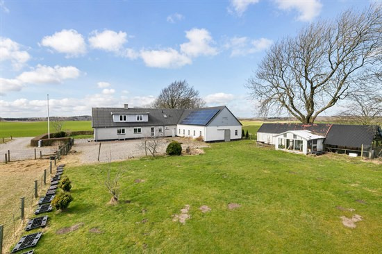 Gunderupvej 32 og 1 anden boliger er kommet til salg denne uge i Farsø - se boligerne her.