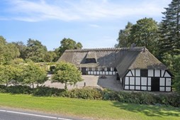 Top 6 over dyreste boliger til salg i Broby. Priser op til 3.495.000 kr