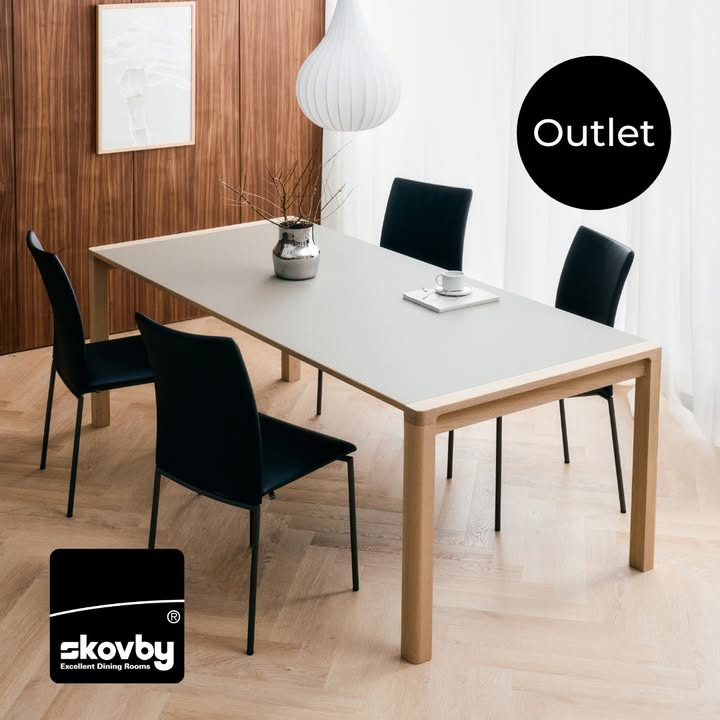 BOLIGHUSET THISTED tilbyder Skovby SM145 spisebord til outletpris